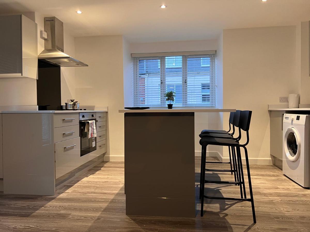 Appartamento Superb Modern Flat In Northampton, Parking &Ev Esterno foto