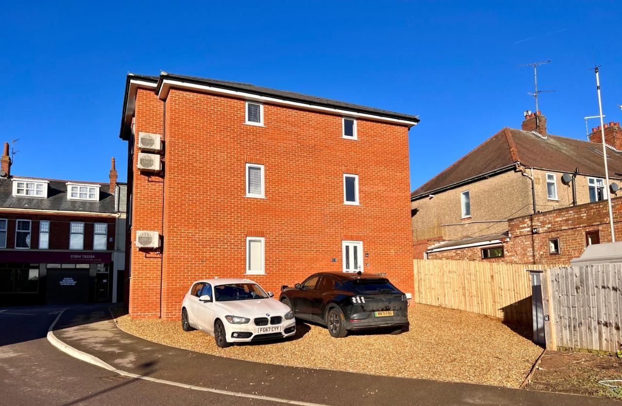 Appartamento Superb Modern Flat In Northampton, Parking &Ev Esterno foto