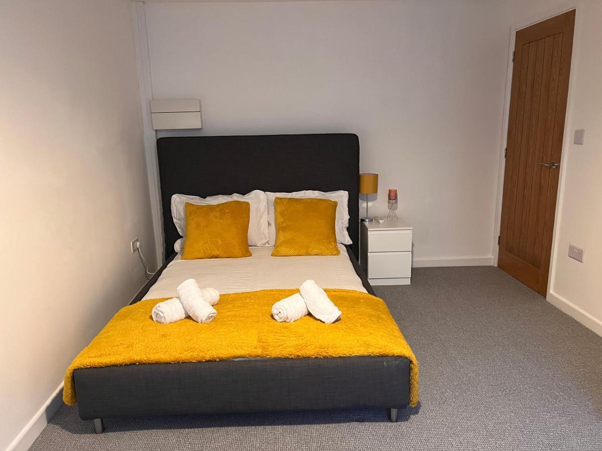 Appartamento Superb Modern Flat In Northampton, Parking &Ev Esterno foto