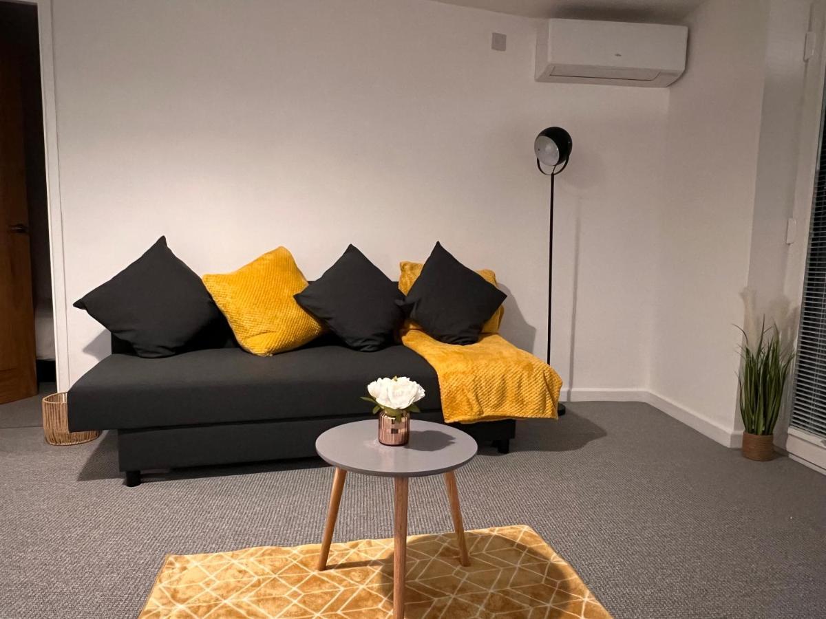Appartamento Superb Modern Flat In Northampton, Parking &Ev Esterno foto