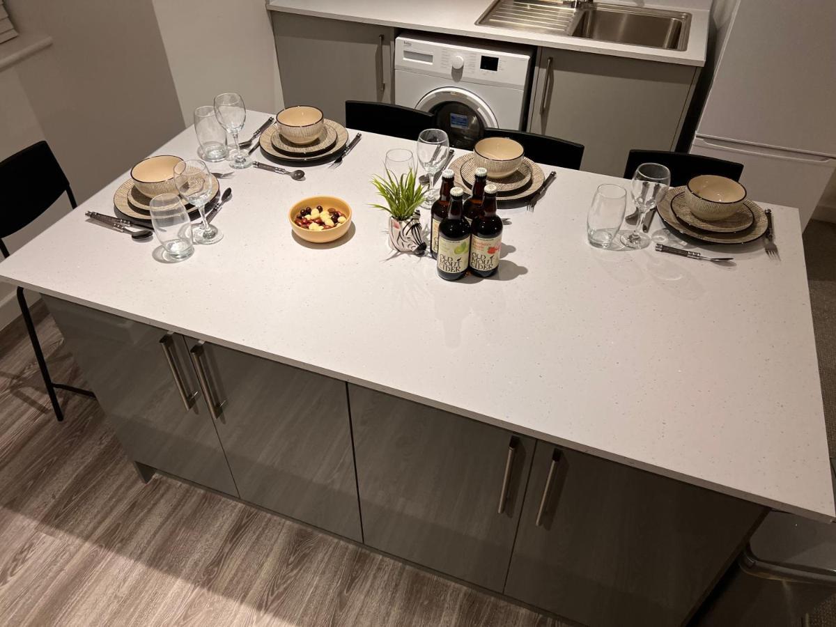 Appartamento Superb Modern Flat In Northampton, Parking &Ev Esterno foto